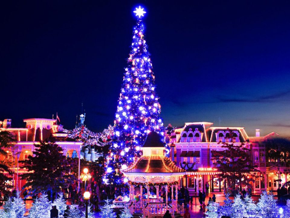 stagione di natale a Disneyland Paris 2022