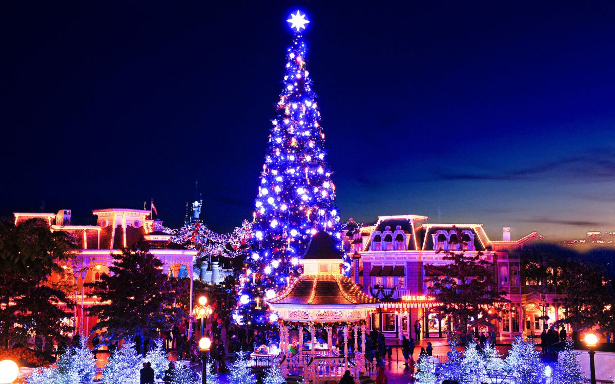 stagione di natale a Disneyland Paris 2023