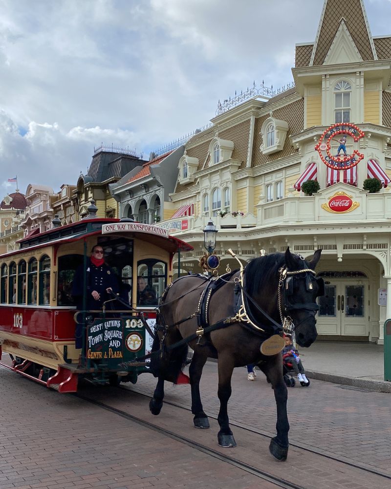 veicoli d'epoca disneyland paris